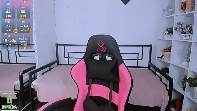 Snapshot of LayriantaVee chatting on 03-21-25, 10:28 LayriantaVee online show from 03-21-25, 10:28