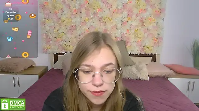 Snapshot of LayriantaVee chatting on 10-05-25, 06:12 LayriantaVee online show from 10-05-25, 06:12