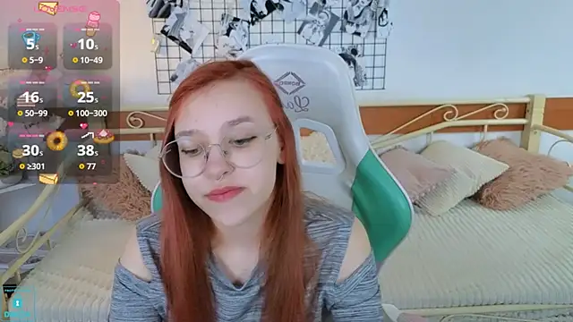 LayriantaVee online show from 04-22-26, 06:05