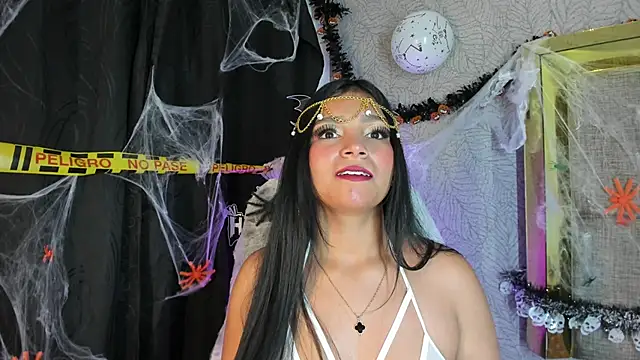 Snapshot of Candys_victoria chatting on 10-29-25, 04:59 Candys victoria online show from 10-29-25, 04:59