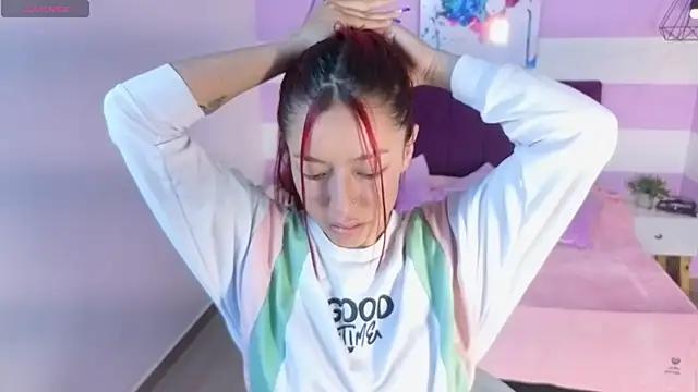 Scarlett  bell online show from 11-24-25, 01:22