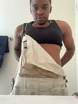 Snapshot of TransboyJay chatting on 11-04-25, 10:53 TransboyJay online show from 11-04-25, 10:53