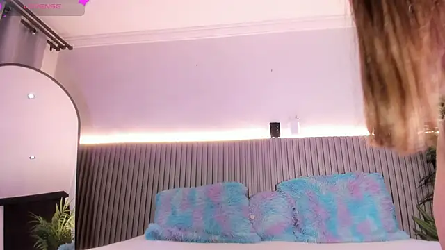 valentina lux online show from 02-10-26, 07:07