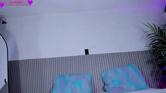 valentina lux online show from 04-07-26, 08:09