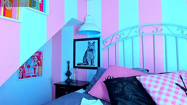 Liah Grey8 online show from 12-17-24, 09:16