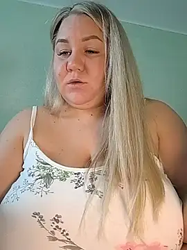 Snapshot of Anna_Curvy chatting on 10-24-25, 02:30 Anna Curvy online show from 10-24-25, 02:30