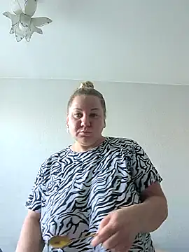 Snapshot of Anna_Curvy chatting on 06-30-26, 12:00 Anna Curvy online show from 06-30-26, 12:00
