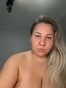 Snapshot of Anna_Curvy chatting on 07-21-26, 03:42 Anna Curvy online show from 07-21-26, 03:42