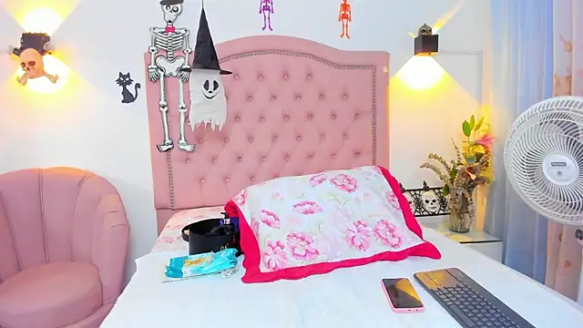 JulieeHabubu online show from 10-25-25, 03:47