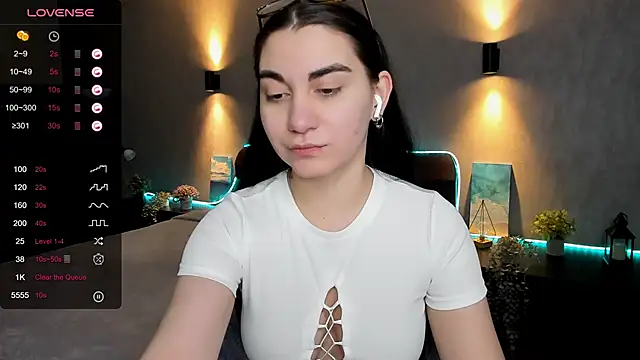 hannacheekss  online show from 02-06-25, 02:00