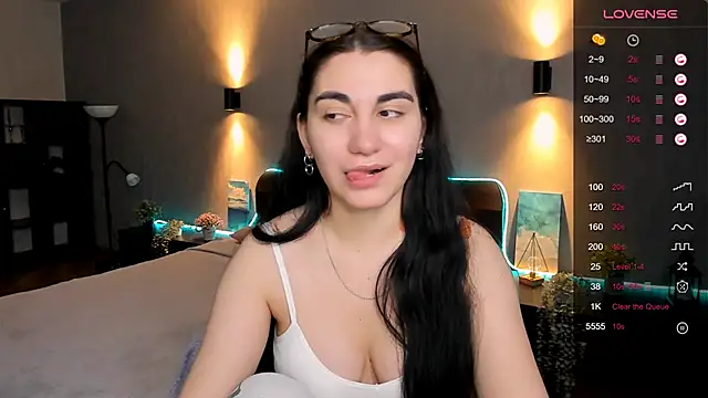 hannacheekss  online show from 02-10-25, 05:25