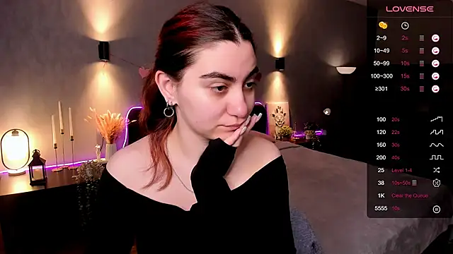 hannacheekss  online show from 03-26-26, 02:06