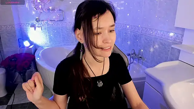 Emily Strikeee online show from 10-09-25, 10:02