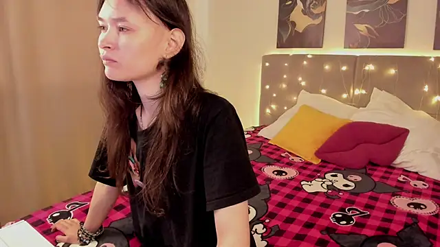 Emily Strikeee online show from 05-14-26, 01:56