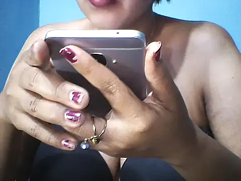 layanah12 online show from 02-20-25, 06:24