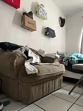 Snapshot of Hxnsovrgon chatting on 02-17-25, 04:31 Hxnsovrgon online show from 02-17-25, 04:31