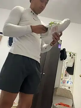 Snapshot of Hxnsovrgon chatting on 02-20-25, 12:19 Hxnsovrgon online show from 02-20-25, 12:19