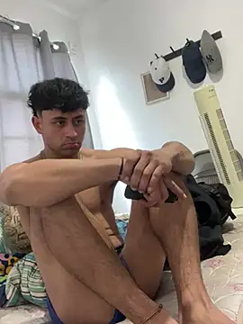 Snapshot of Hxnsovrgon chatting on 03-04-25, 01:49 Hxnsovrgon online show from 03-04-25, 01:49