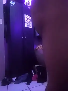 Snapshot of Hxnsovrgon chatting on 11-22-25, 01:15 Hxnsovrgon online show from 11-22-25, 01:15