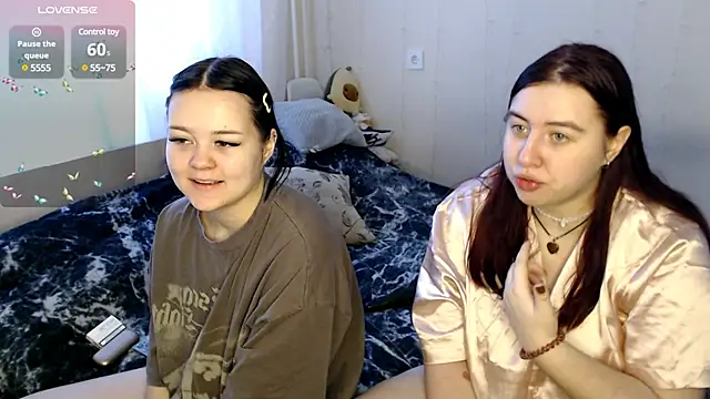 Snapshot of BettyandRich_ chatting on 01-11-25, 08:43 BettyandRich online show from 01-11-25, 08:43