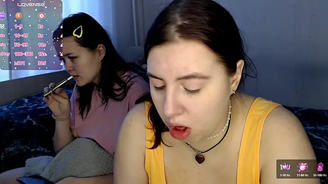 Snapshot of BettyandRich_ chatting on 02-08-25, 06:33 BettyandRich online show from 02-08-25, 06:33