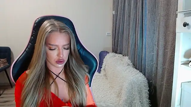 Snapshot of lonely_dreamm chatting on 01-09-25, 09:48 lonely dreamm online show from 01-09-25, 09:48