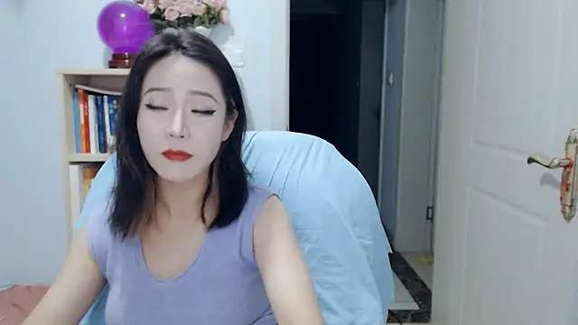Snapshot of SuSushi728 chatting on 06-09-26, 03:34 SuSushi728 online show from 06-09-26, 03:34