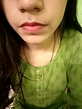 Snapshot of EACH_555 chatting on 12-17-25, 06:19 EACH 555 online show from 12-17-25, 06:19