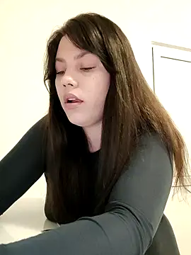 Snapshot of leeya_lee chatting on 03-19-25, 08:11 leeya lee online show from 03-19-25, 08:11