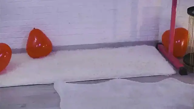 lylylovesyou online show from 02-10-25, 10:09