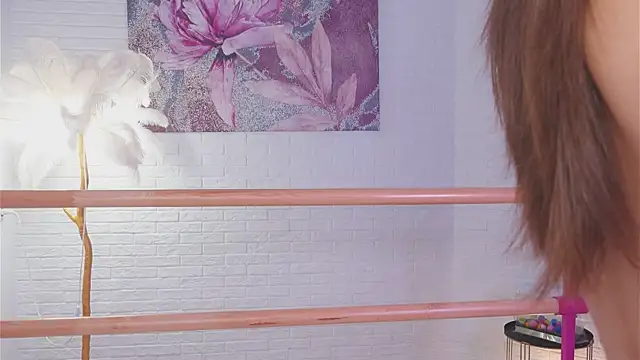 lylylovesyou online show from 03-18-25, 10:14