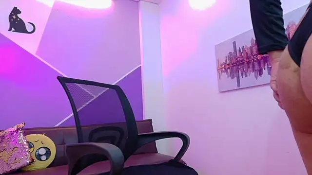 Snapshot of _lucysmith chatting on 11-15-25, 05:05 lucysmith online show from 11-15-25, 05:05