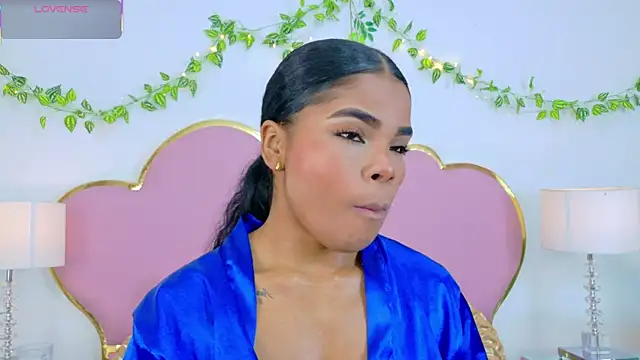 Snapshot of NahiaraReina chatting on 10-28-25, 12:52 NahiaraReina online show from 10-28-25, 12:52