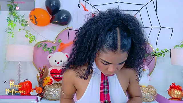 Snapshot of NahiaraReina chatting on 10-31-25, 01:12 NahiaraReina online show from 10-31-25, 01:12