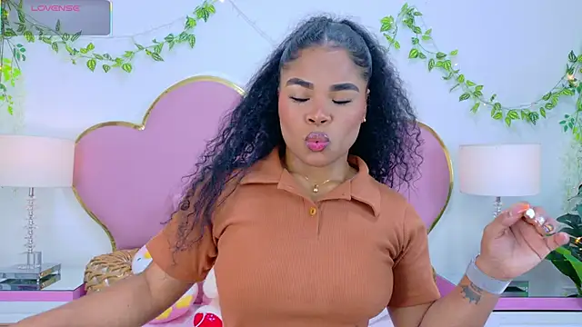 Snapshot of NahiaraReina chatting on 11-01-25, 01:46 NahiaraReina online show from 11-01-25, 01:46