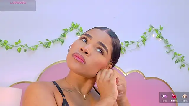 Snapshot of NahiaraReina chatting on 12-04-25, 01:42 NahiaraReina online show from 12-04-25, 01:42