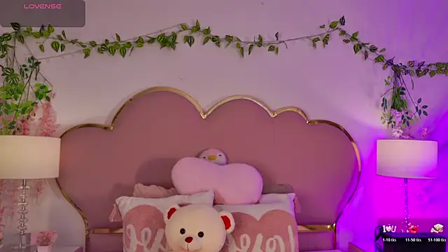 Snapshot of NahiaraReina chatting on 06-10-26, 01:32 NahiaraReina online show from 06-10-26, 01:32
