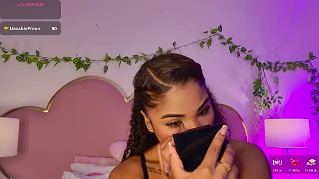 Snapshot of NahiaraReina chatting on 07-03-26, 02:01 NahiaraReina online show from 07-03-26, 02:01