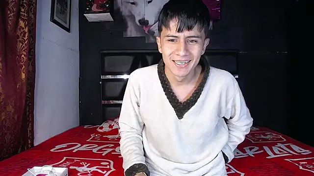 Snapshot of The__Rodriguez chatting on 03-06-25, 01:37 The Rodriguez online show from 03-06-25, 01:37