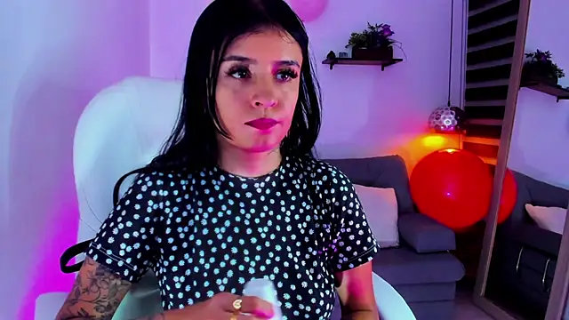 yenny garcia online show from 11-04-25, 06:18