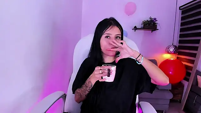 yenny garcia online show from 11-11-25, 06:19