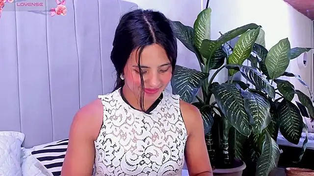 Snapshot of Mindy_sweety chatting on 03-10-25, 04:35 Mindy sweety online show from 03-10-25, 04:35