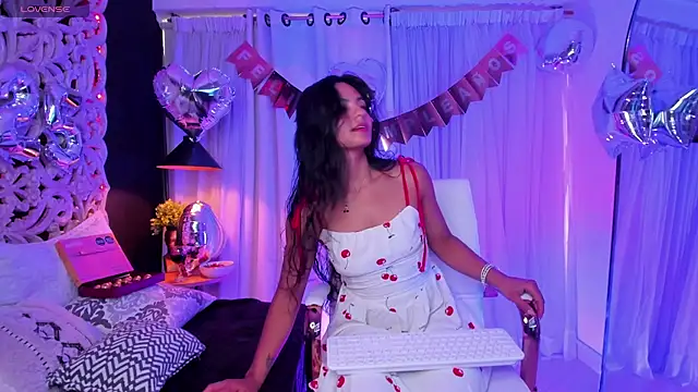 Snapshot of Mindy_sweety chatting on 02-12-26, 02:01 Mindy sweety online show from 02-12-26, 02:01