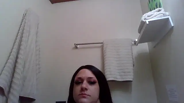 Snapshot of VioletAmaris chatting on 12-21-25, 04:08 VioletAmaris online show from 12-21-25, 04:08