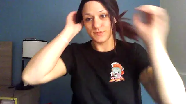 Snapshot of VioletAmaris chatting on 01-12-26, 01:00 VioletAmaris online show from 01-12-26, 01:00