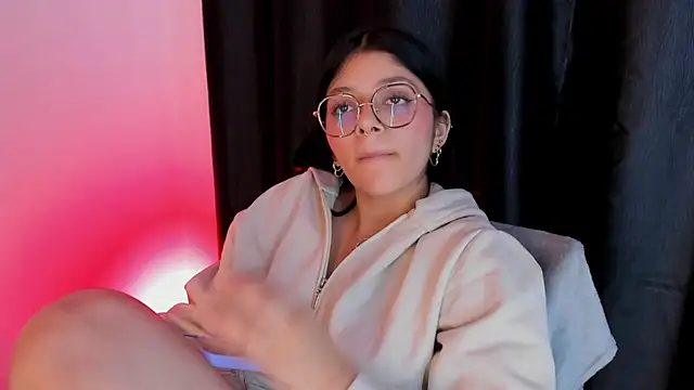 Snapshot of lana_dol chatting on 02-19-25, 06:32 lana dol online show from 02-19-25, 06:32