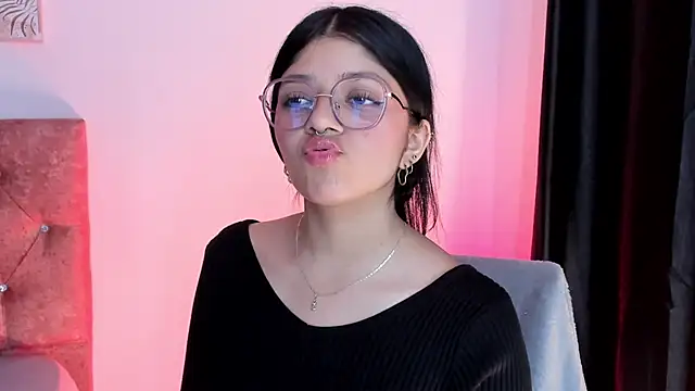 Snapshot of lana_dol chatting on 03-14-25, 01:24 lana dol online show from 03-14-25, 01:24