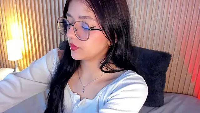 Snapshot of lana_dol chatting on 10-24-25, 01:07 lana dol online show from 10-24-25, 01:07