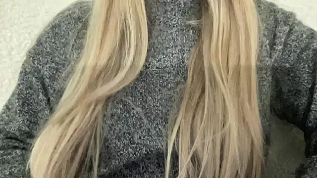 Snapshot of YourGreekAnna chatting on 11-11-25, 10:10 YourGreekAnna online show from 11-11-25, 10:10