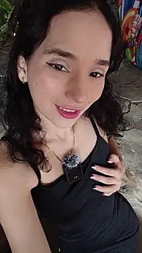 Snapshot of sweet_outdoor_charm chatting on 05-23-26, 04:11 sweet outdoor charm online show from 05-23-26, 04:11